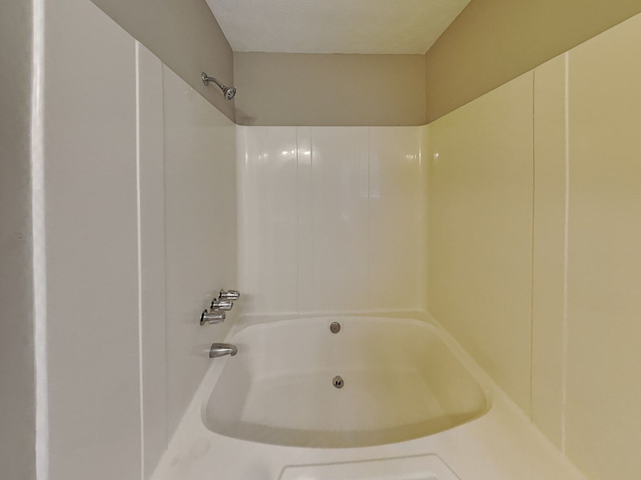 Building Photo - 188 Hale Haven Dr