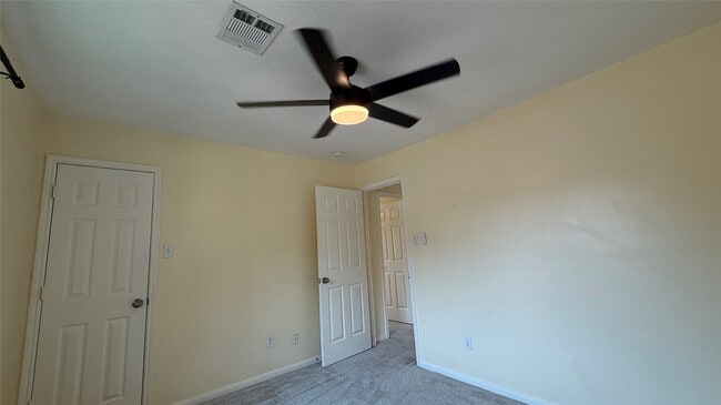 Building Photo - 7206 Bethany Bay Dr