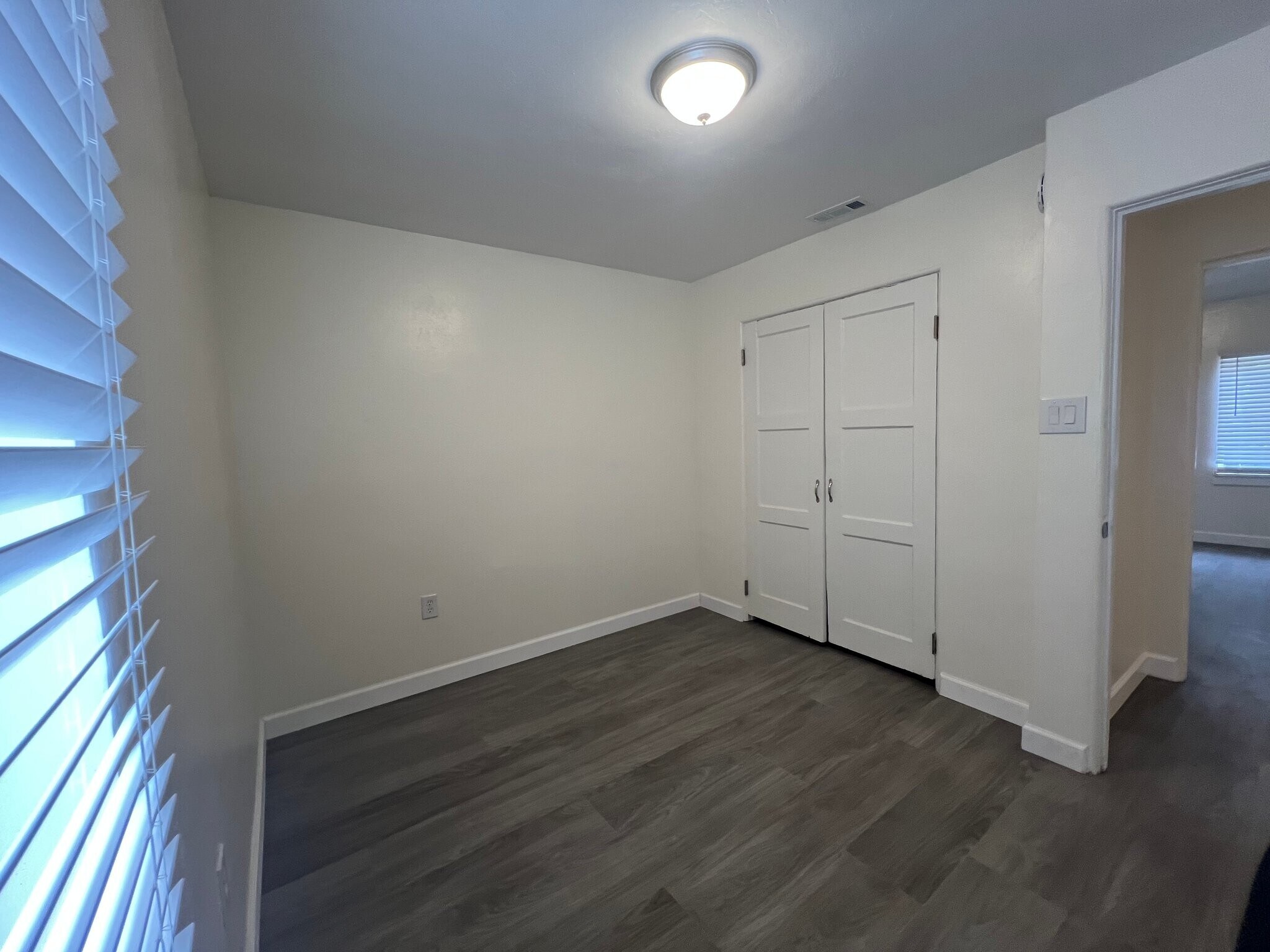 Building Photo - 1241 Kennedy Ave