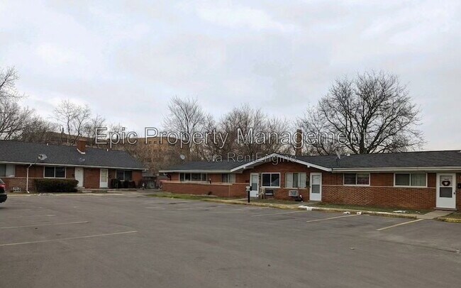 Building Photo - 1030 Montie Rd