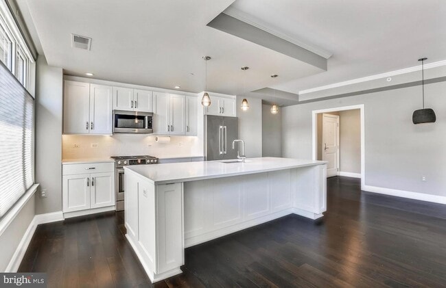 Building Photo - 4915 Hampden Ln