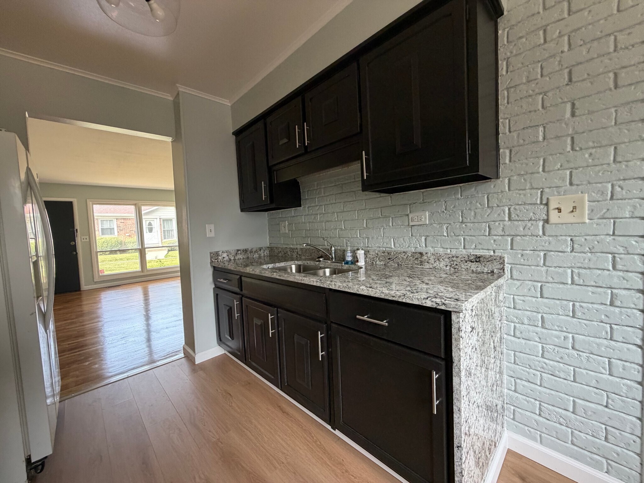 Building Photo - 1068 Bristol Ct