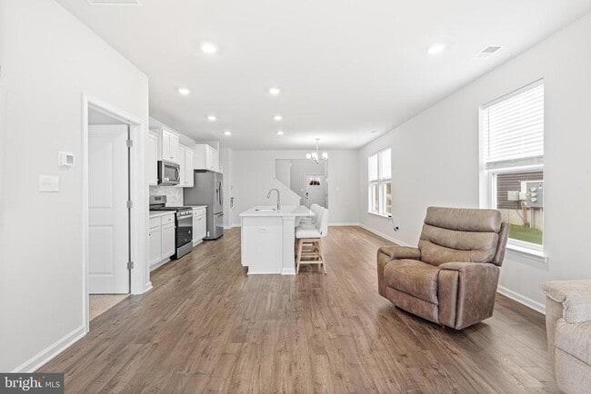 Building Photo - 54 Roberta Wy.