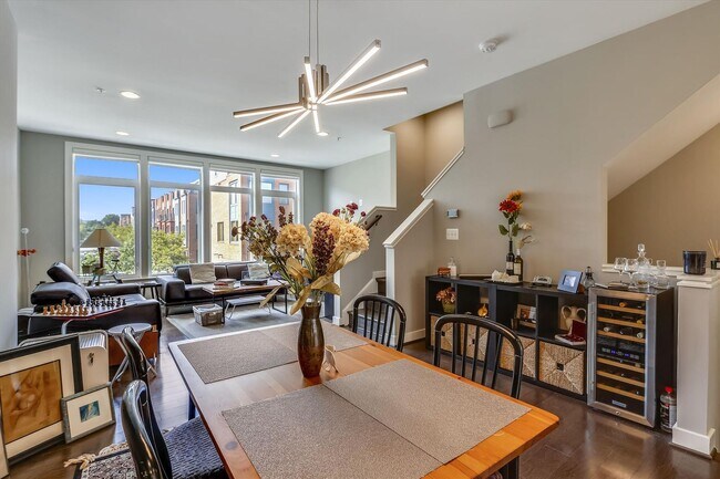 Building Photo - GREAT LOCATION!! Stunning 3BD/3.5BA luxury 4-level townhouse!