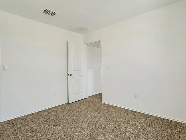 Building Photo - 12314 Silversmith Ln