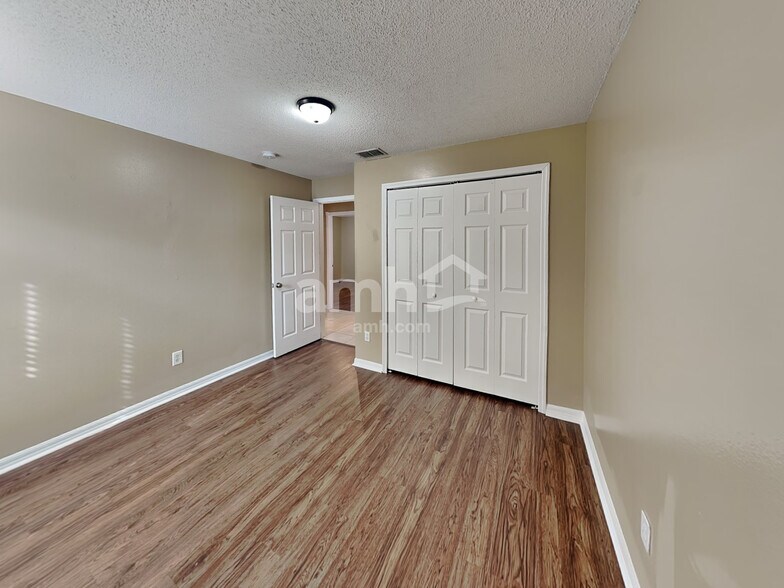 Building Photo - 4018 Coralbrooke Grv