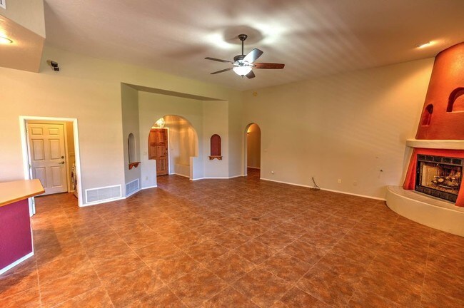 Building Photo - Silverado Hills