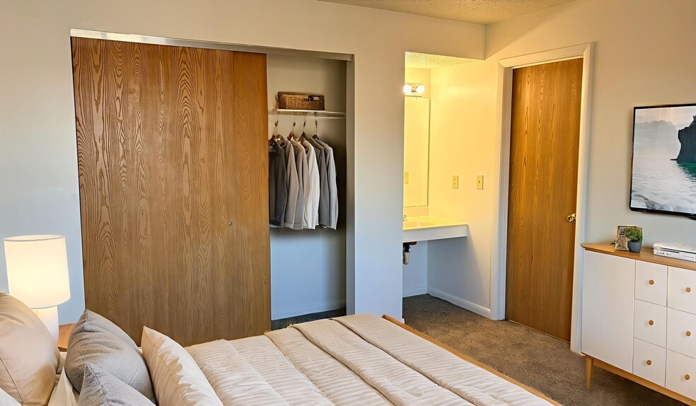 Building Photo - Mallard Glen