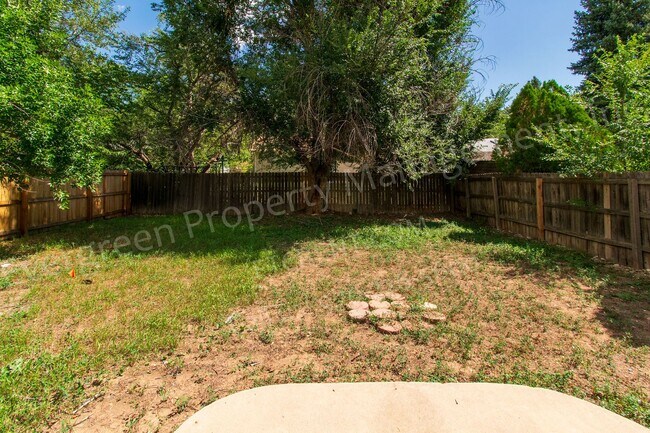 Building Photo - 1228 Southridge Dr