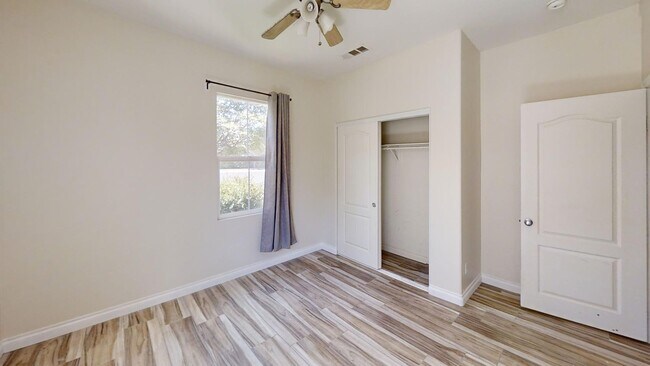 Building Photo - 4 bedroom 3 bath Fairway Canyon Home