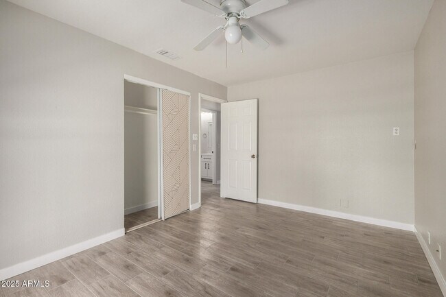 Building Photo - 4001 W Libby St