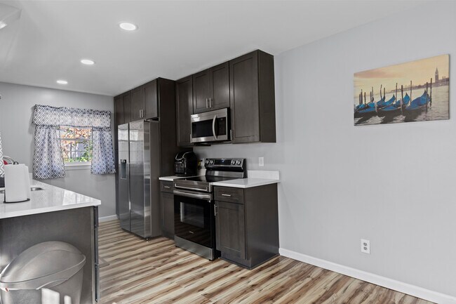 Building Photo - 3727 Calmer Cir