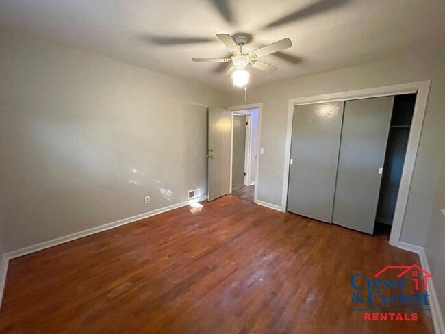 Building Photo - 4 Bedroom Rural Ranch