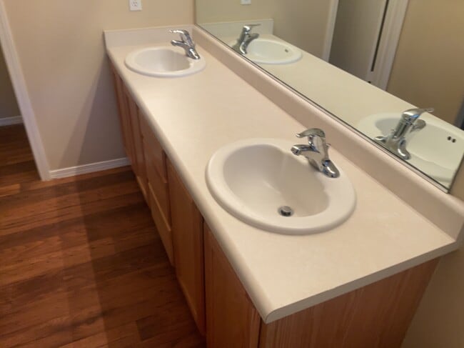 Building Photo - 1312 Penasco Rd NE