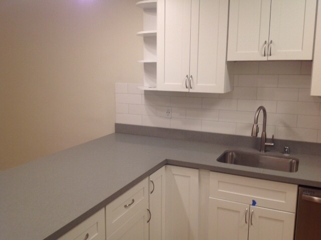 Building Photo - 3549 Lakeshore Ave