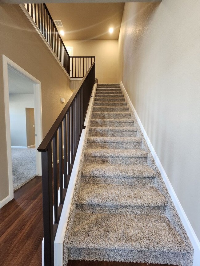 Building Photo - Modern Luxury Home for Rent in Desirable W...