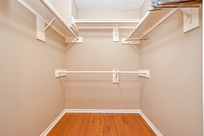 Building Photo - 18039 Parkwille Ln