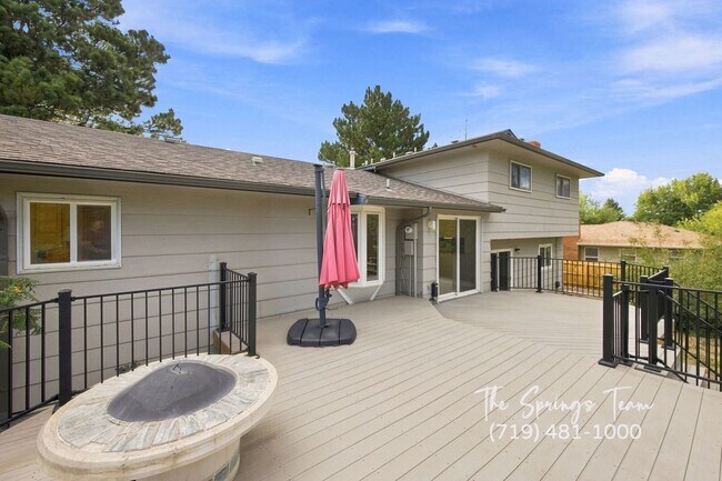Building Photo - 3625 E Wade Ln