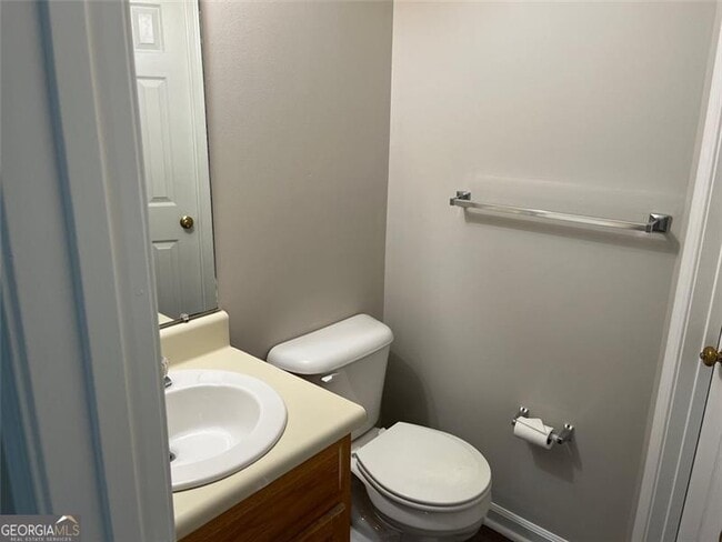 Building Photo - 326 Leafmore Rd SW