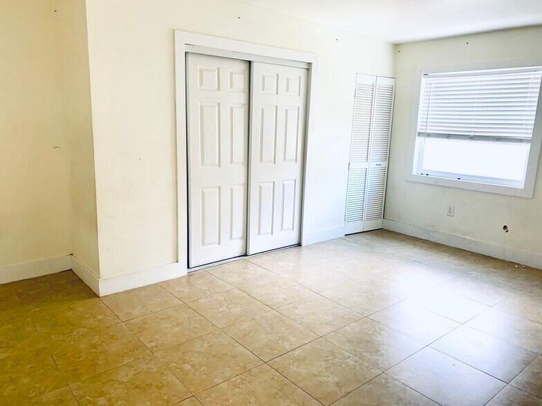 Bedroom - 3526 NW 16th Ter