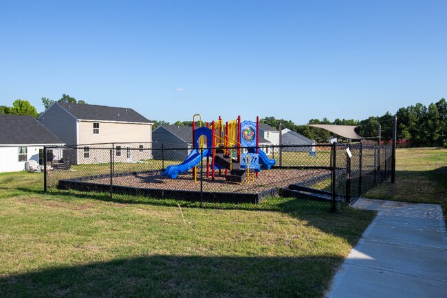 Building Photo - 209 Creighton Ridge Dr