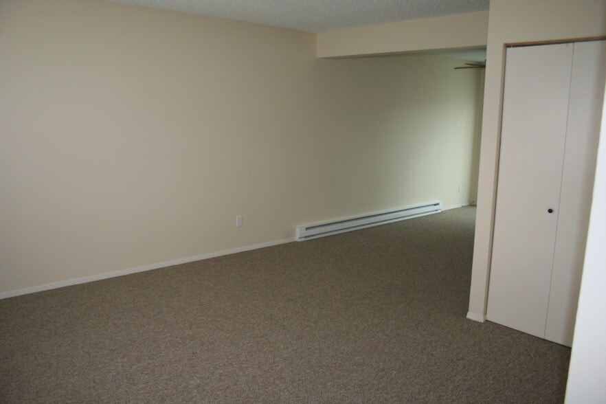 Building Photo - 725 Waverly Pl