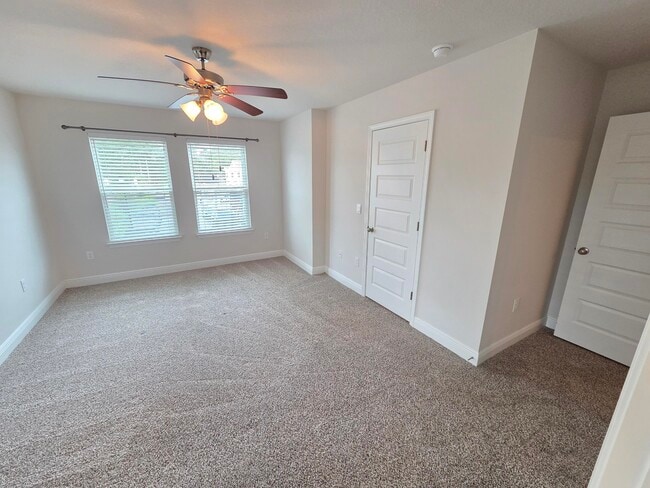 Building Photo - 1030 McLaren Cir