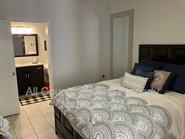 Building Photo - 4700 SW Archer Rd