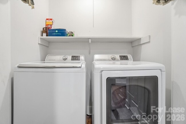 Building Photo - 7160 Winery Ln