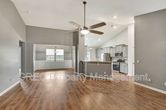 Building Photo - 268 Witch Hazel St