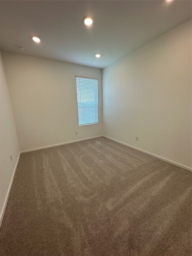 Building Photo - 6306 Orchid Bch Dr