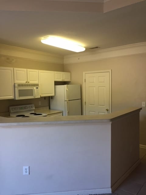 Building Photo - APPLICATION PENDING!! GATED COMMUNITY - ME...