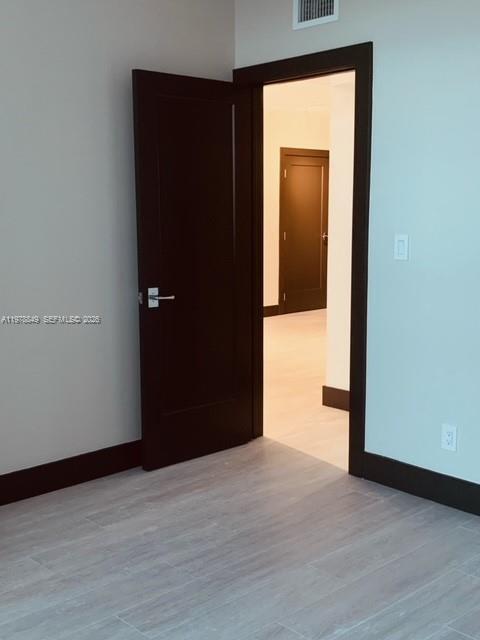 Building Photo - 90 Edgewater Dr