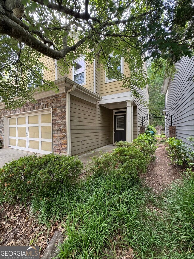Building Photo - 1455 Blackstone Way