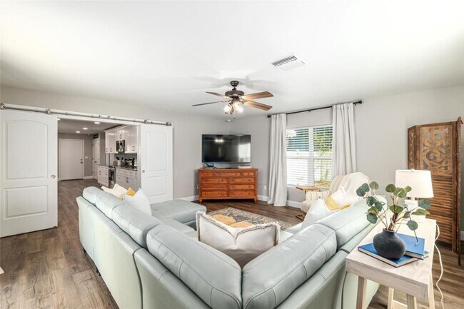 Building Photo - 4530 SE 14th St