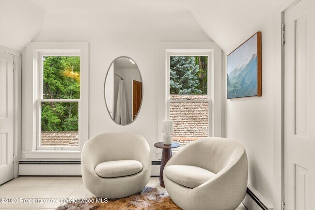 Building Photo - 500 W Francis St