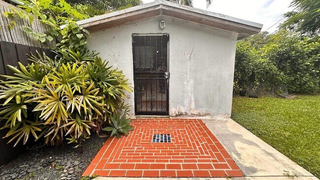 Building Photo - 2474 SW 24th Ter