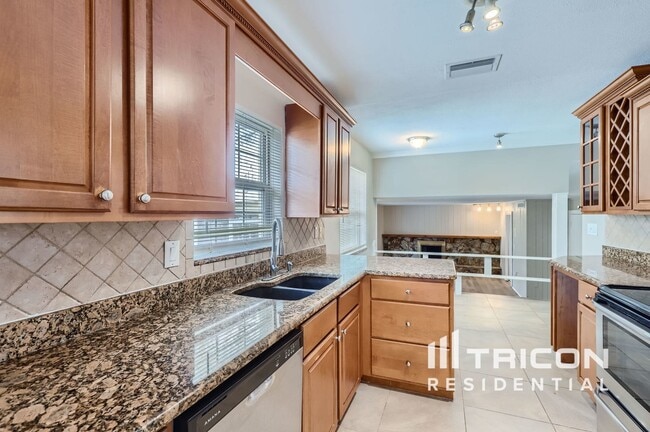 Building Photo - 12908 Mia Cir