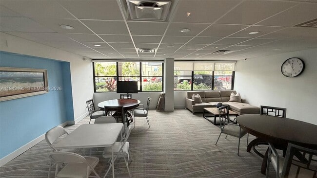 Building Photo - 3800 Galt Ocean Dr