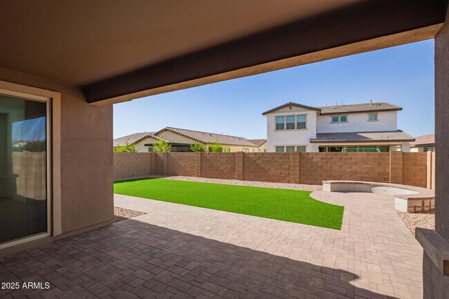 Building Photo - 21424 E Sparrow Dr