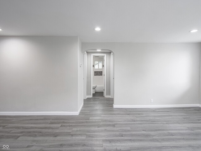Building Photo - 1141 Temperance Ave