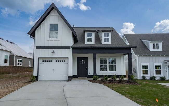 Building Photo - Primary suite on main level with bonus loft upstairs!