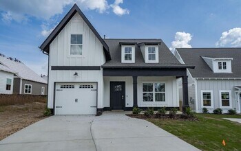 Building Photo - 3 Bedroom Home with Bonus Loft!