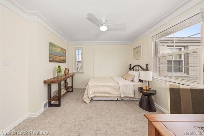 Building Photo - 695 Graefield Ct