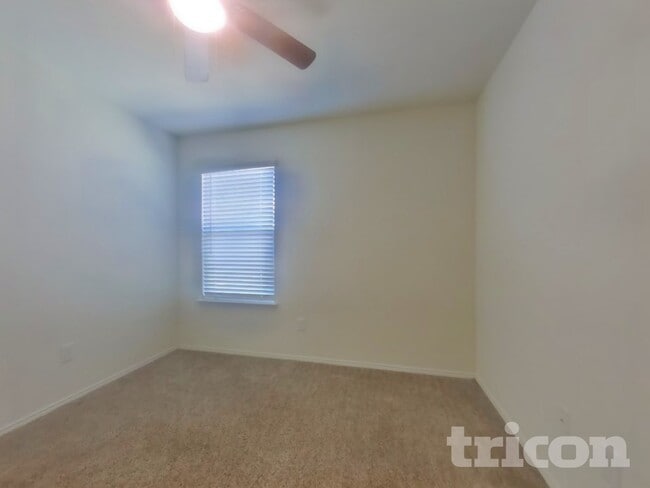 Building Photo - 14469 Cloudview Way