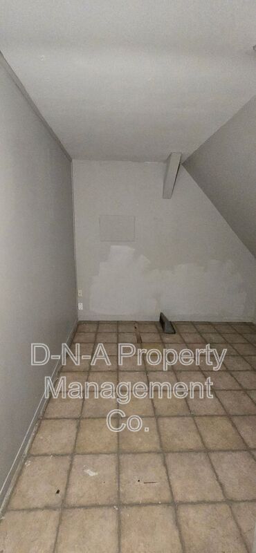 Building Photo - 1341 Brislin Rd
