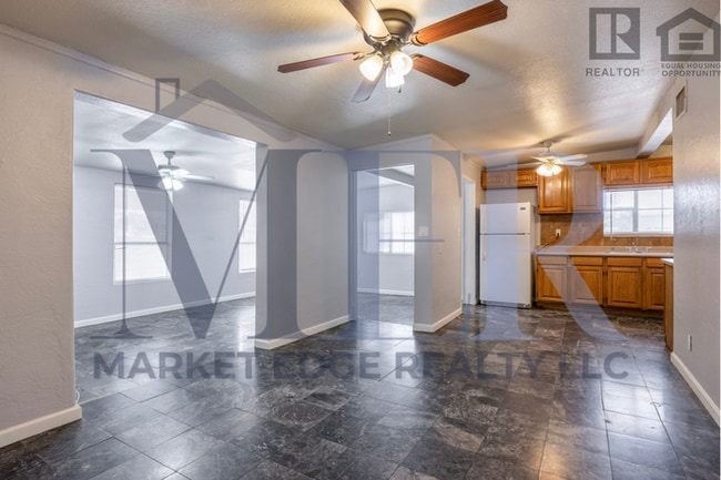 Building Photo - 3Bed/1Bath Home at Mesa/Broadway! $1499 MO...