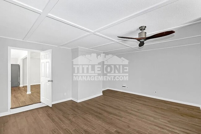 Building Photo - 3860 Hanover Ct