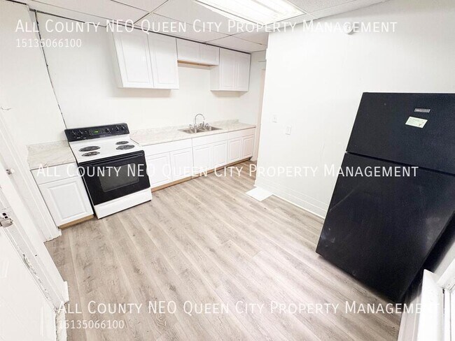 Building Photo - 225 Pleasant Ave