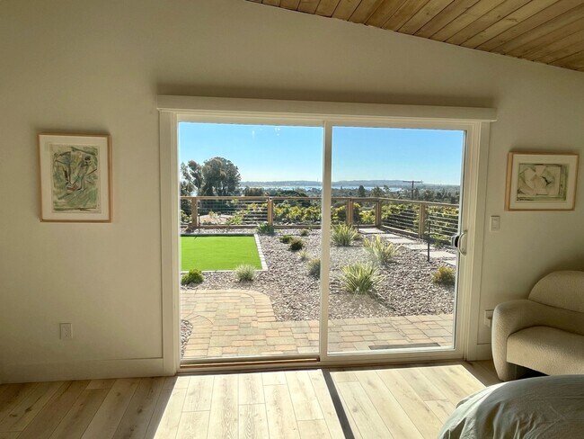 Building Photo - 2503 Aster St